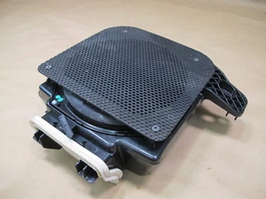 🥇11-16 MINI COOPER R60 R61 FRONT LEFT HARMAN KARDON SUBWOOFER SPEAKER OEM - Picture 1 of 12