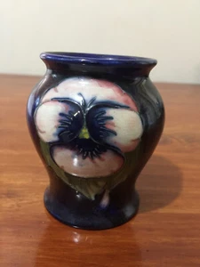 vintage Moorcroft pansy Vase English pansies flower floral signed - Foto 1 di 14