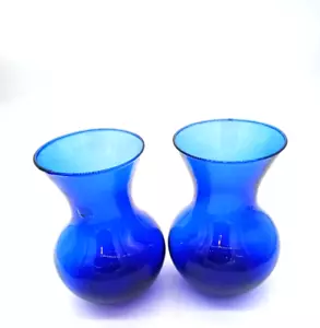 Set aus zwei kobaltblauen mundgeblasenen mexikanischen Kunstglasvasen 7" - Bild 1 von 6