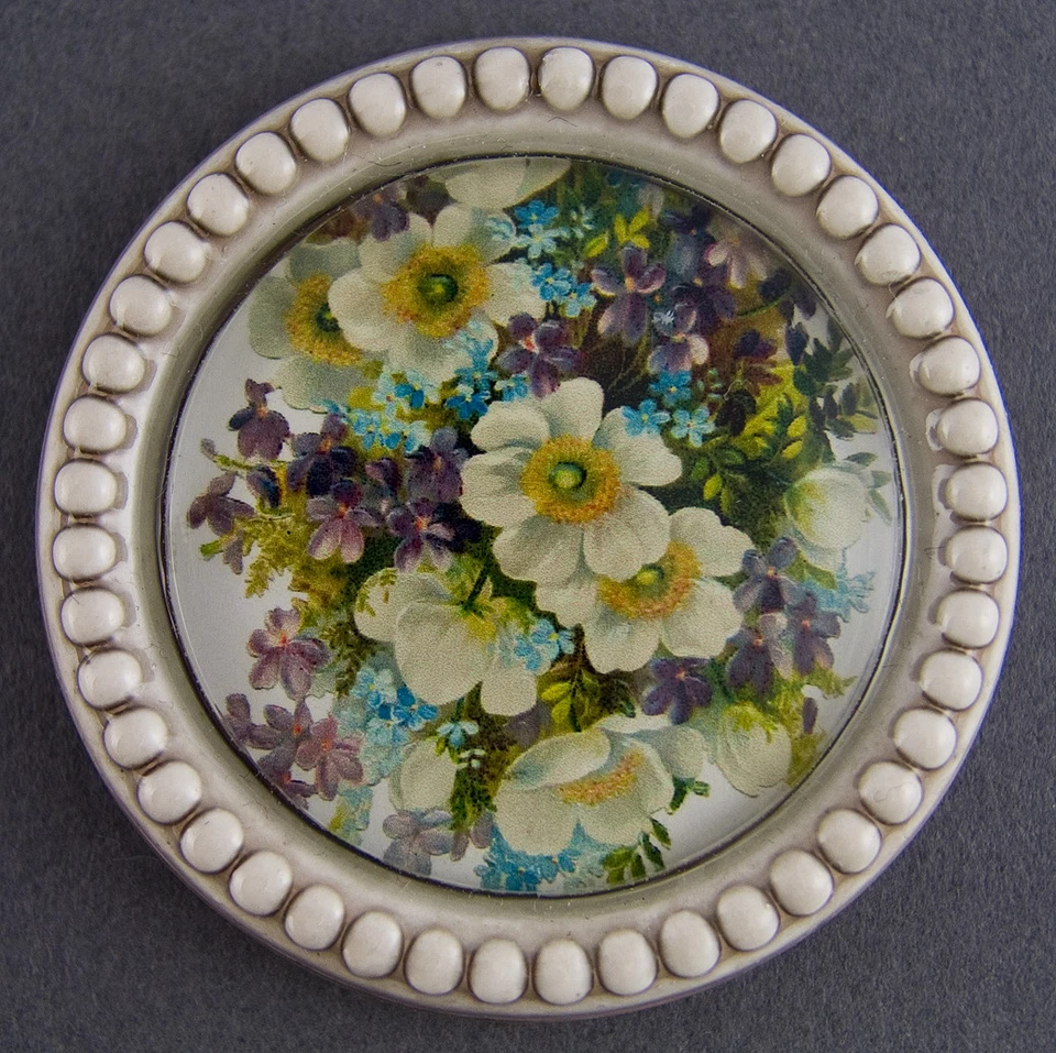 PICTURE BUTTON UNDER CRYSTAL DOME - FLORAL - Image 1 of 1