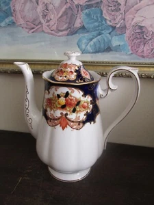 Royal Albert England Porcelain Heirloom Coffee Pot - Picture 1 of 11