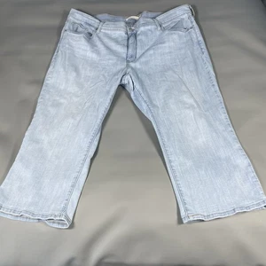 Levi's Women's Capris - 311 Shaping Skinny Capris - 22W Plus Sized - 40” Waist - Picture 1 of 10