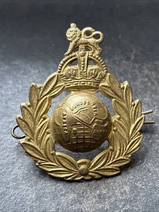 Royal Marine Commando Original British Cap Badge WW2 Green Beret - Picture 1 of 4