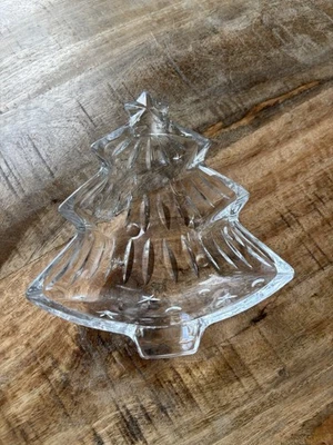 Plato de caramelo STUDIO NOVA Yuletide Spirit con adornos plateados cristal árbol de Navidad Foto 1 de 4