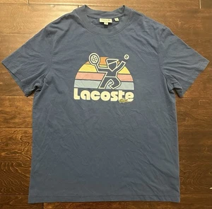 Camiseta azul retro con logotipo de cocodrilo estampado tenis Lacoste para hombre - FR 6/US XL - Imagen 1 de 17
