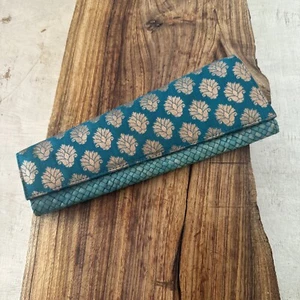 Atemberaubende formelle türkisfarbene bestickte und gewebte Seide Stroh Clutch von Bali  - Bild 1 von 4