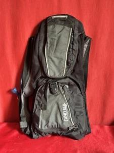 CamelBak Rogue Grigio Bici Escursionismo Idratazione Confezione 2 Litri 70oz con Vescica B10 - Foto 1 di 4