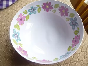 Retro Pink & White Plastic salad serving bowl - Picture 1 of 7