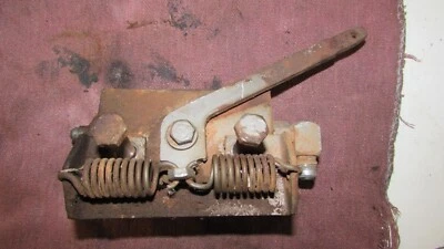 Válvula de ajuste de altura de asiento Massey Ferguson 1100 Foto 1 de 2