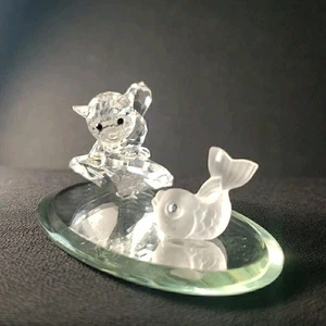 Crystal Cat Figurine w/ Frosted Fish on Mirror Base Faceted Glass Collectible - Picture 1 of 11