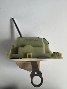 03-09 Mercedes W203 C230 C320 CLK500 Shifter Gear Shift Selector 2032675424 - Picture 1 of 4