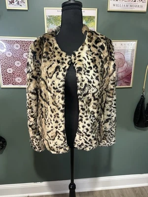 Abrigo de mujer grande de piel sintética Mobwife estampado animal manga larga negro blanco Foto 1 de 4