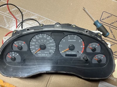 Оригинальный спидометр кластерный для Ford Mustang 2001–2004 годов выпуска - Изображение 1 из 4