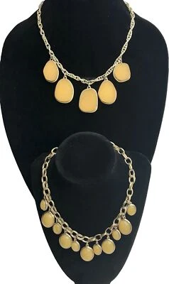 Lote de 2 Colares Ann Taylor Statement Tom Dourado e Amarelo Estilo Drusy Lindos - Imagem 1 de 4