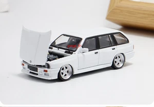 Mortal 1:64 BMW E30 Touring Wagon Low-riding Modell Weiß Diecast Metall Auto - Picture 1 of 6