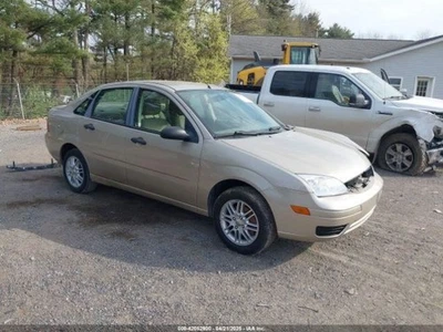 Faros antiniebla Ford Focus 2007 caja de fusibles motor OEM usados 92000 millas 3521306 Foto 1 de 4