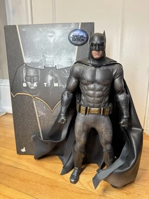Hot Toys Batman V Superman MMS342 Special Edition W/Jaxon Xu Wired Cape PLS READ - Image 1 of 4