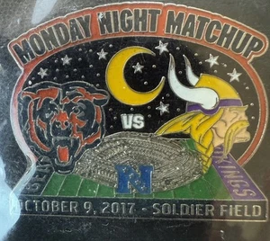 Minnesota Vikings vs Chicago Bears 10/09/ 2017 Game Day Collector Pin MNF - Picture 1 of 4