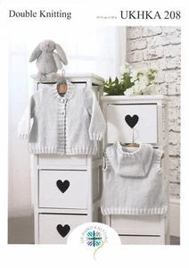 UKHKA 208 Cardigan bambino e gilet con cappuccio modello a maglia in DK 12-22" - Foto 1 di 3
