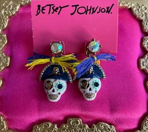 Betsey Johnson Ship Shape Pirate Glitter Skull Head Hat Earrings RARE - Picture 1 of 2