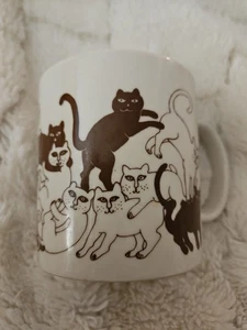Taza de café Taylor & Ng 1979 vintage firmada beige y marrón gatos traviesos Japón - Imagen 1 de 6