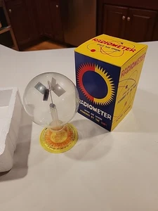 Neu NOS Radiometer Space Age Kugel Solarmotor angetrieben von der Sonne Made in USA - Bild 1 von 7