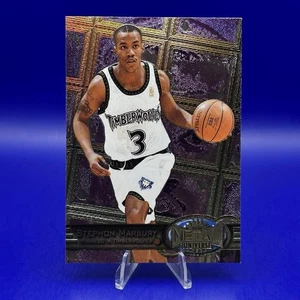 Baloncesto Skybox Metal Universe 1997-98 Stephon Marbury #90 Timberwolves - Imagen 1 de 3