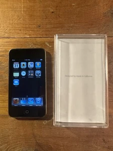 Apple iPod Touch 3rd Generation Black (32 GB) Works Great - Picture 1 of 9