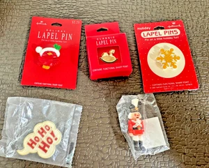 5 verschiedene Vintage Weihnachts Anstecknadeln neu in Verpackung - Bild 1 von 2