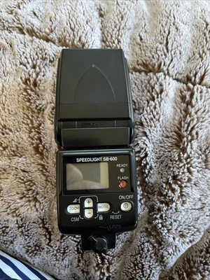 Nikon Speedlight SB-600 Shoe Mount Flash - Image 1 of 3