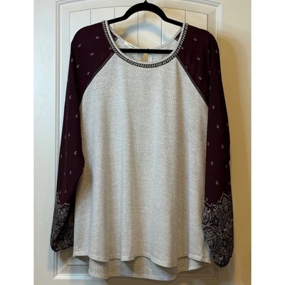 Top raglán manga larga Maurices para mujer talla grande 3 gris borgoña cachemira boho Foto 1 de 4