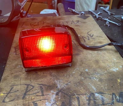 Luz de freio traseira completa Suzuki Intruder VS700 VS750 VS800 S50 - Imagem 1 de 4