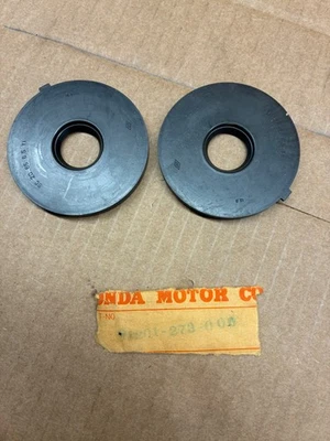 Qty 2 VINTAGE NOS Honda CL CL77 CL72 Oil Seal Right Crankshaft OEM 91201-273-000 - Image 1 of 4