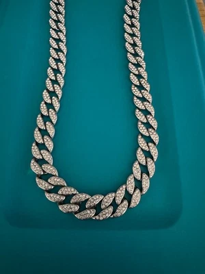 Cadena cubana chapada en oro blanco de 18k de 22 pulgadas 118,9 g 10% para caridad Foto 1 de 2