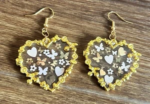 GOLD PLATED HEART SHAPED BEZEL CLEAR RESIN PINK GOLD SEQUINS BUTTERFLY FLOWERS - Picture 1 of 3