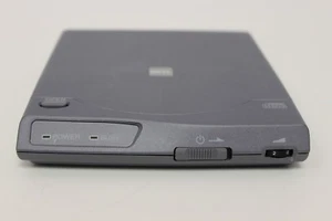 LECTEUR DE CD-ROM EXTERNE DELL 1517D EXTCDR-1 SANS COURANT ALTERNATIF SANS CÂBLE LATITUDE LT - Photo 1/5