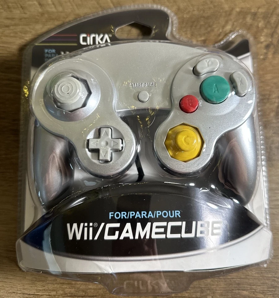 Cirka M05819-SL Wired Controller for GameCube/Nintendo Wii (Silver) - Image 1 of 1