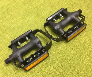 1/2” NOS 1990s Black HTI P38 Mountain Bike CRUISER Pedals HUFFY Murray SCHWINN - Picture 1 of 4