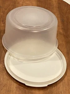 Vintage Round Large Rubbermaid Servin' Saver CAKE keeper Container w/ Almond Lid - Picture 1 of 9