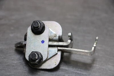 09-12 Yamaha FZ6R Rear Passenger Seat Latch Foto 1 de 4