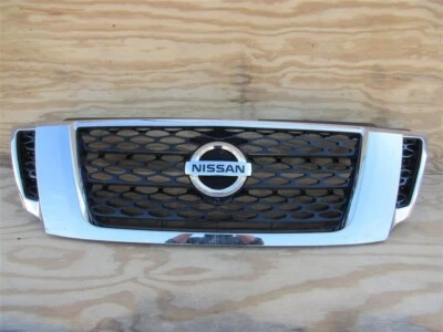 Nissan Sentra 62310 3YU0A 2016 2017 2018 parrilla cromada usada OEM Foto 1 de 4