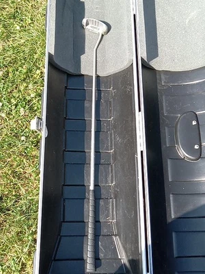 Carbite ZG Mallet Putter 34” original Grip RH W/ Head Sock - Image 1 of 4