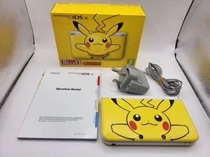 Nintendo 3DS XL Pokemon Edizione Pikachu Console Gialla con Caricatore Boxato - Foto 1 di 24