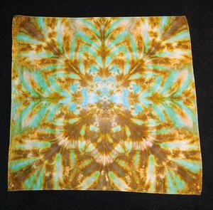 *BOGO* Bandana Tie Dye de Hielo Flor Estrella Verde y Marrón - Imagen 1 de 1