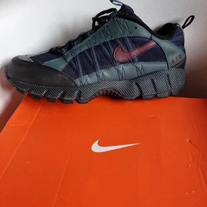 Nike Air Humara QS UK 11 Faded Spruce Maroon Obsidian FJ7098 001 Trail Run - Bild 1 von 8