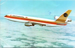 Continental Airlines DC-10 in Flight - 1980 Posted Chrome Postcard - Aviation - Picture 1 of 2