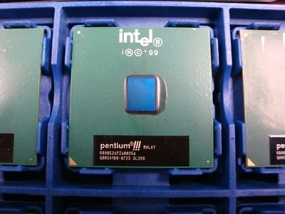 Intel Pentium III 600MHz 256KB 133MHz Socket 370 Processor SL3VG - Image 1 of 2