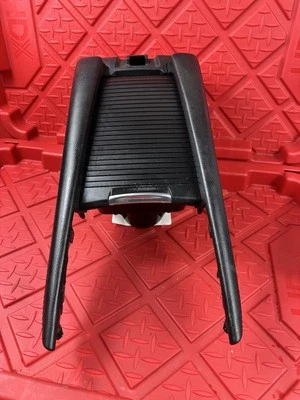 16 17 MAZDA 6 GRAND TOURING PORTAVASOS NEGRO CONSOLA CENTRAL Foto 1 de 4