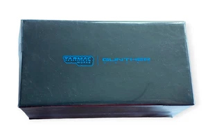 Tarmac Works Porsche 993 Remastered by Gunther Werks Black Carbon Fiber 1:64 - Picture 1 of 3