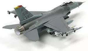 Tamiya America, Inc 60788, 1/72 F-16 CJ Fighting Flacon , w/Equipment, TAM6 - Picture 1 of 1